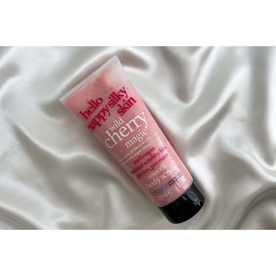 Treaclemoon Wild Cherry Magic Body Scrub  Απολεπιστικό Σώματος με 'αρωμα Κεράσι 225mL